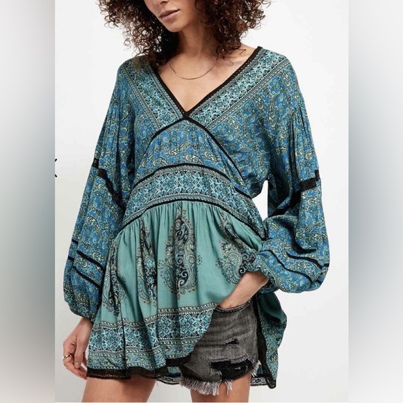 Free People Tops - Free People Luna Scarf Print Tunic Size Large